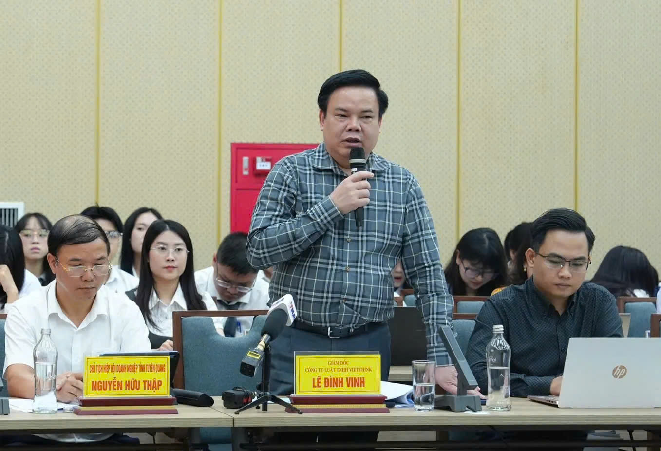 Ông Lê Đình Vinh - Giám đốc Công ty Luật Vietthink - đơn vị tài trợ phát biểu tại Hội thảo.